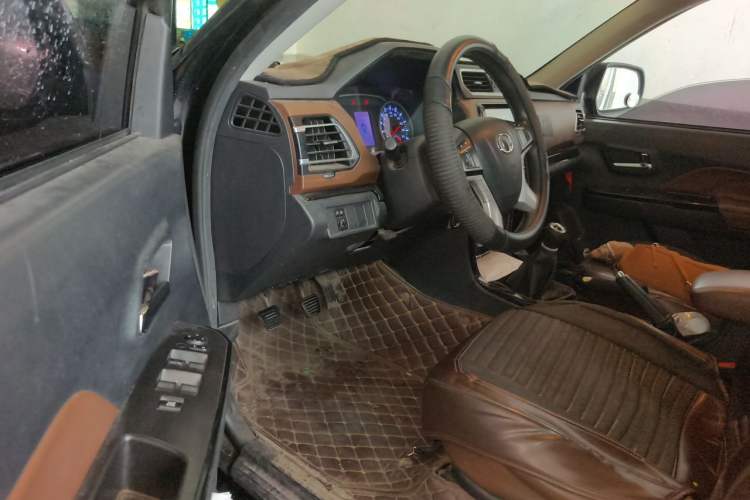 Used Great Wall Wingle 6 2017 2.4L Gasoline Two-Wheel Drive Elite Version 4G69 Driver Seat