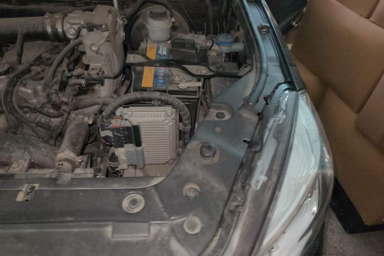Used Great Wall Wingle 6 2017 2.4L Gasoline Two-Wheel Drive Elite Version 4G69 Engine Bay Left