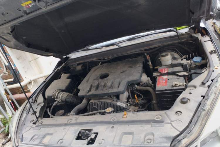 Used Great Wall Wingle 6 2017 2.0T Diesel 4x4 Navigation Version 4D20D Engine Bay