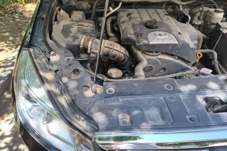 Used Great Wall Wingle 6 2017 2.0T Diesel Two-Wheel Drive Elite Version 4D20B Engine Bay Right