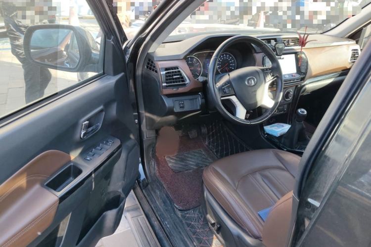 Used Great Wall Wingle 6 2017 2.4L Gasoline 4x4 Navigation Model 4G69 Interior 3