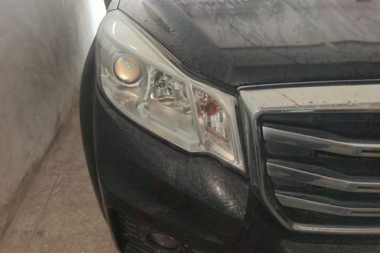 Used Great Wall Wingle 6 2017 2.4L Gasoline Two-Wheel Drive Elite Version 4G69 Right Front Headlight