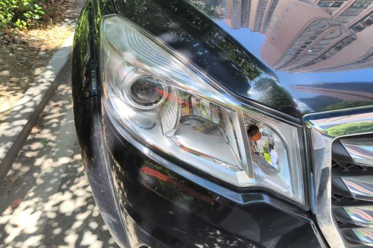 Used Great Wall Wingle 6 2017 2.0T Diesel Two-Wheel Drive Elite Version 4D20B Right Front Headlight