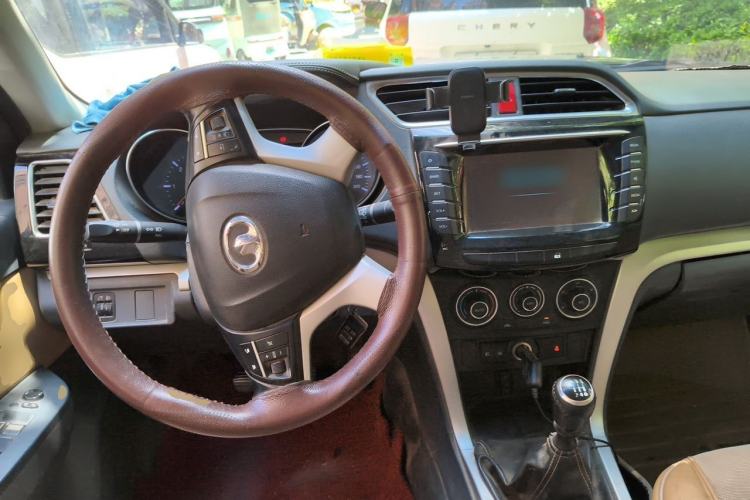 Used Great Wall Wingle 6 2017 2.0T Diesel Two-Wheel Drive Elite Version 4D20B Steering Wheel