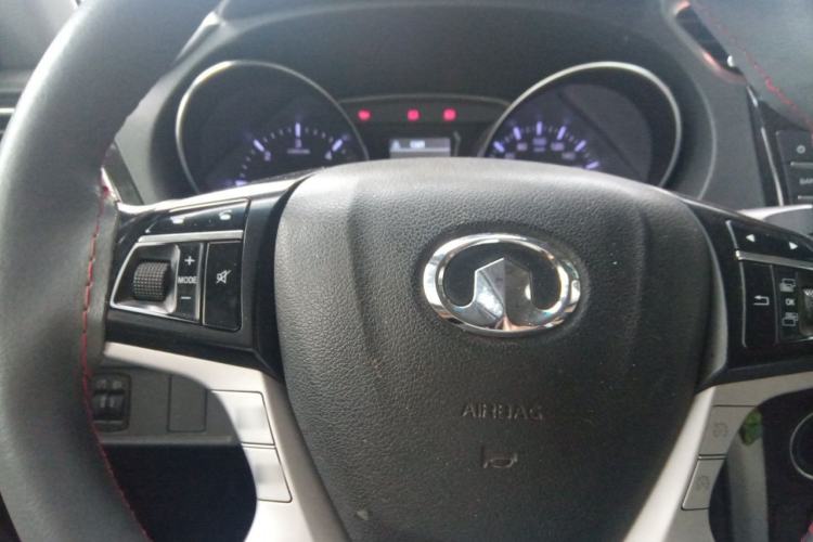 Used Great Wall Wingle 6 2017 2.0T Diesel Two-Wheel Drive Elite Version 4D20B Steering Wheel