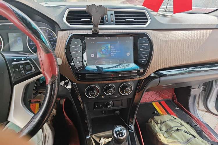Used Great Wall Wingle 6 2017 2.4L Gasoline Two-Wheel Drive Elite Version 4G69 Audio And AC Panel