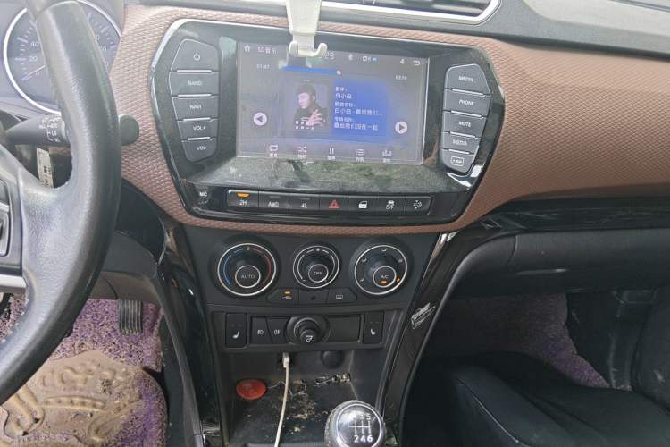 Used Great Wall Wingle 6 2017 2.0T Diesel 4x4 Navigation Version 4D20D Audio And AC Panel