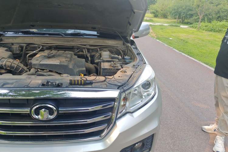 Used Great Wall Wingle 6 2017 2.0T Diesel Two-Wheel Drive Elite Version 4D20B Engine Bay Left