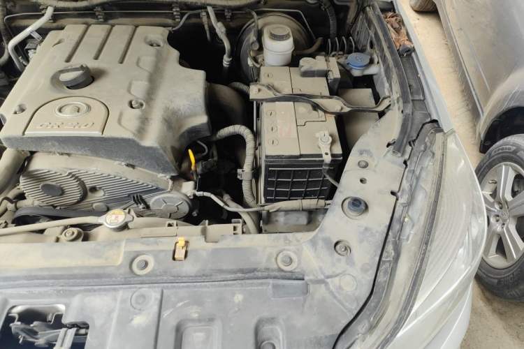 Used Great Wall Wingle 6 2017 2.0T Diesel Two-Wheel Drive Elite Version 4D20B Engine Bay Left