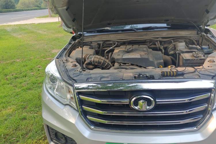 Used Great Wall Wingle 6 2017 2.0T Diesel Two-Wheel Drive Elite Version 4D20B Engine Bay Right