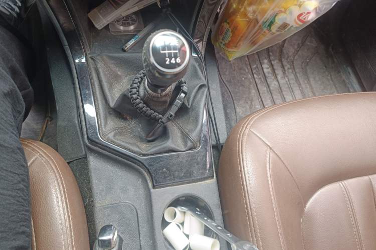 Used Great Wall Wingle 6 2017 2.0T Diesel Two-Wheel Drive Elite Version 4D20B Gear Lever