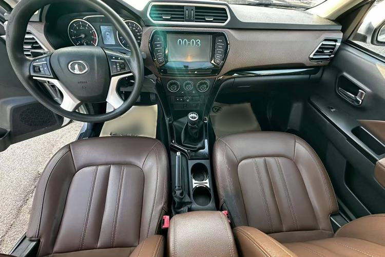 Used Great Wall Wingle 6 2017 2.4L Gasoline Two-Wheel Drive Elite Version 4G69 Interior 1