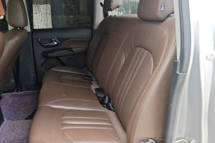 Used Great Wall Wingle 6 2017 2.0T Diesel 4x4 Navigation Version 4D20D Left Rear Seat