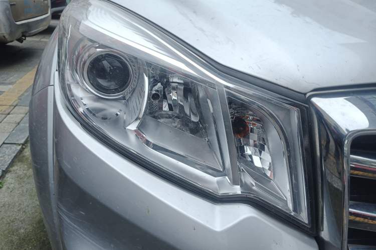 Used Great Wall Wingle 6 2017 2.0T Diesel Two-Wheel Drive Elite Version 4D20B Right Front Headlight