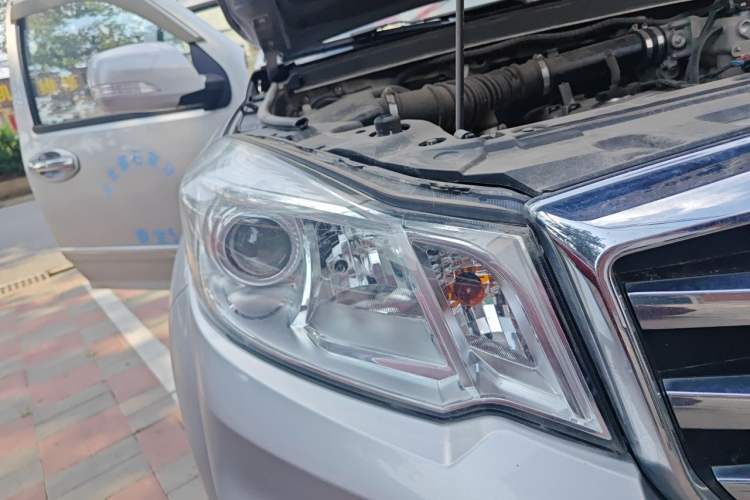 Used Great Wall Wingle 6 2017 2.4L Gasoline Two-Wheel Drive Elite Version 4G69 Right Front Headlight