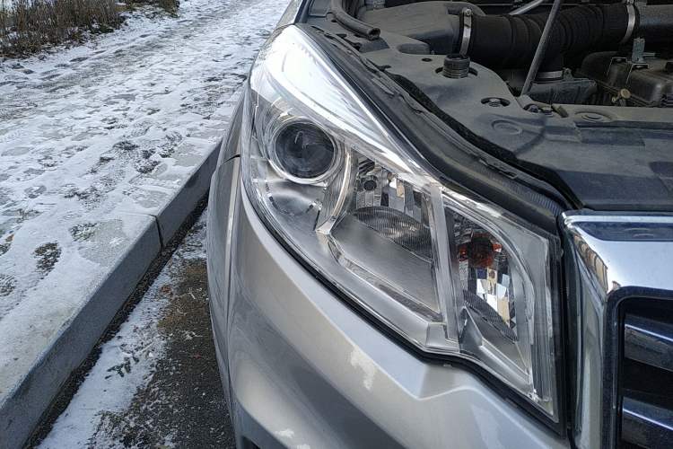 Used Great Wall Wingle 6 2017 2.4L Gasoline 4x4 Elite Version 4G69 Right Front Headlight