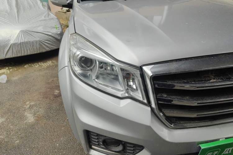 Used Great Wall Wingle 6 2017 2.0T Diesel Two-Wheel Drive Elite Version 4D20B Right Front Headlight