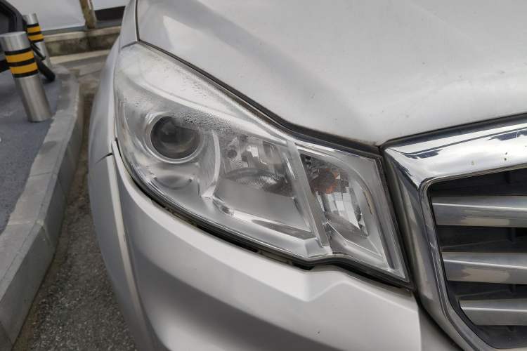 Used Great Wall Wingle 6 2017 2.0T Diesel Two-Wheel Drive Elite Version 4D20B Right Front Headlight