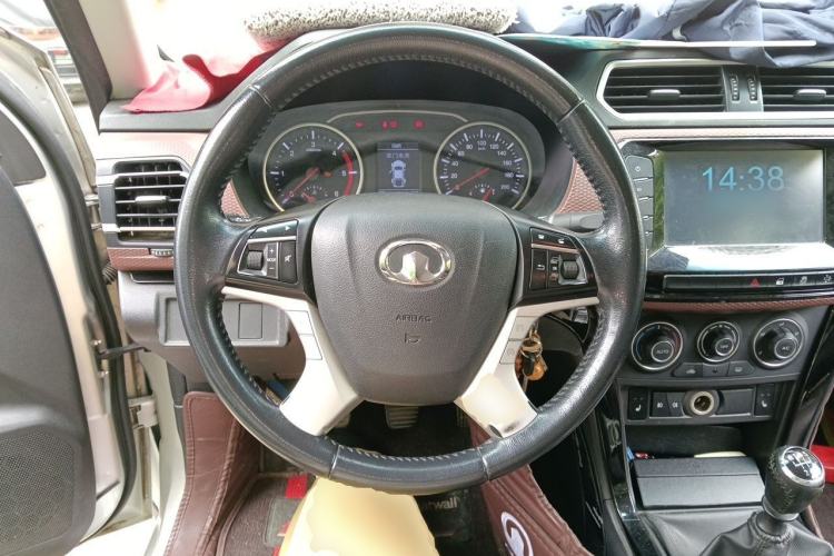 Used Great Wall Wingle 6 2017 2.0T Diesel Two-Wheel Drive Navigation Version 4D20D Steering Wheel