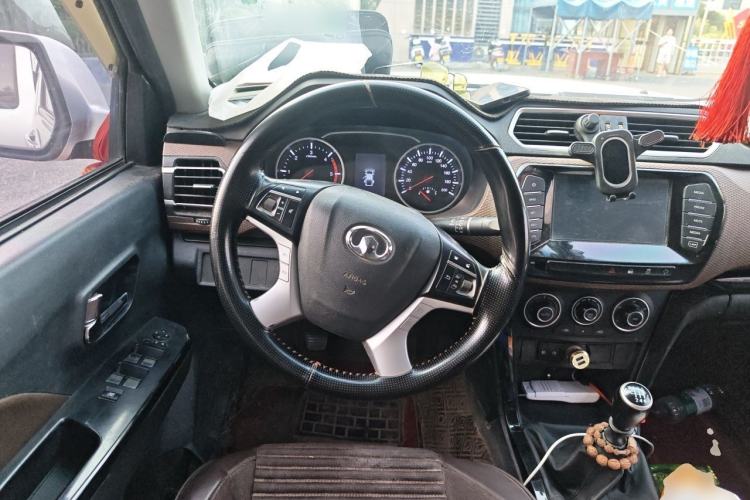 Used Great Wall Wingle 6 2017 2.0T Diesel Two-Wheel Drive Elite Version 4D20D Steering Wheel