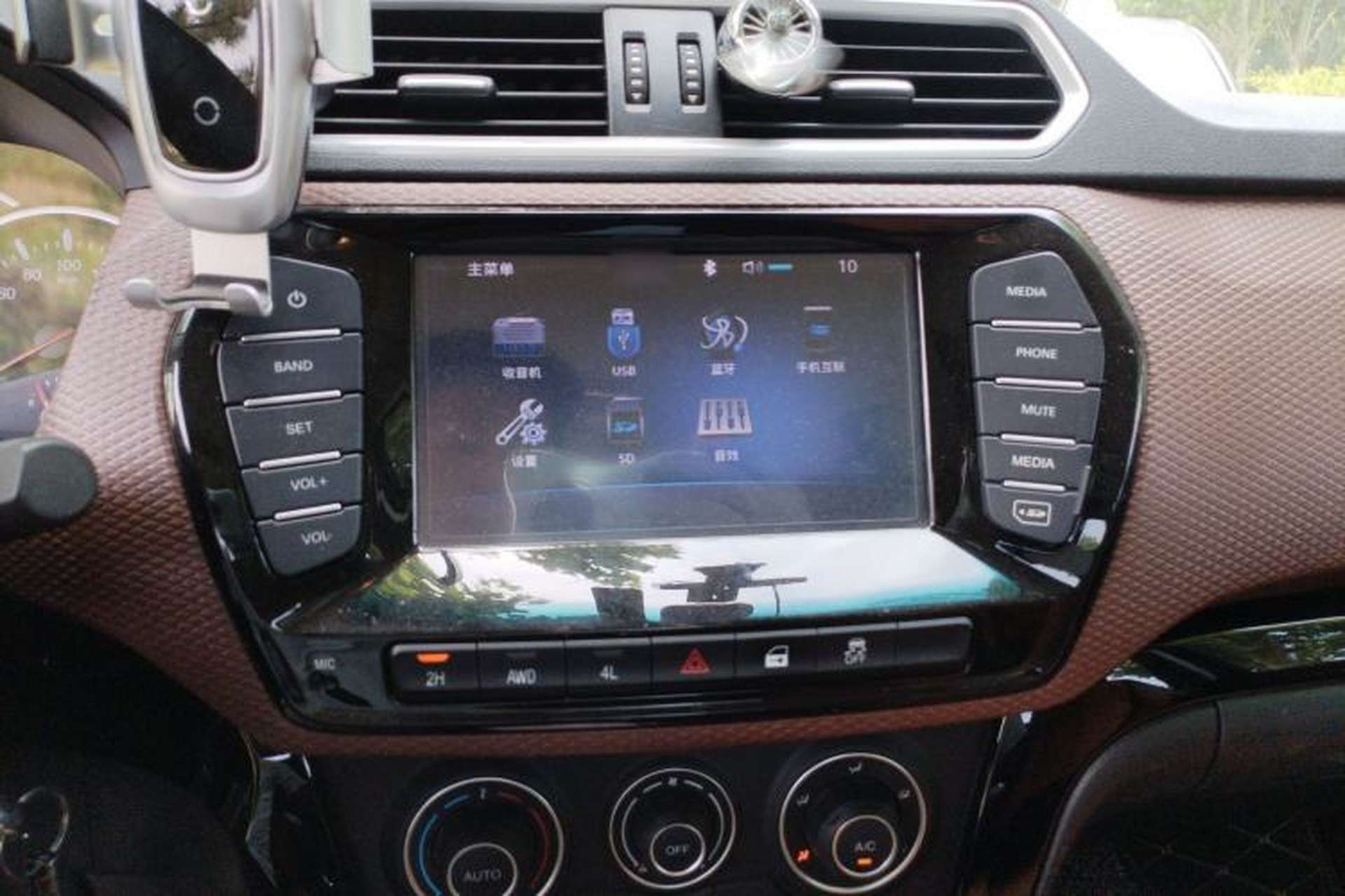 Used Great Wall Wingle 6 2017 2.4L Gasoline 4x4 Elite Version 4G69 Audio And AC Panel