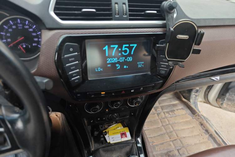 Used Great Wall Wingle 6 2017 2.4L Gasoline 4x4 Navigation Model 4G69 Audio And AC Panel