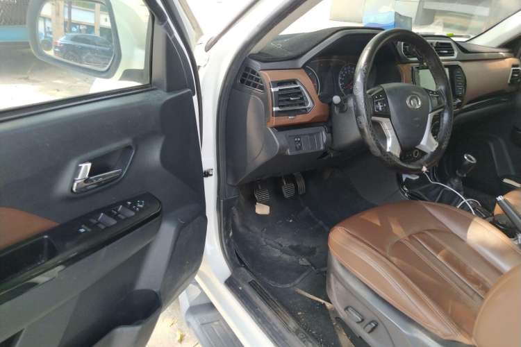 Used Great Wall Wingle 6 2017 2.0T Diesel Two-Wheel Drive Navigation Version 4D20D Driver Seat
