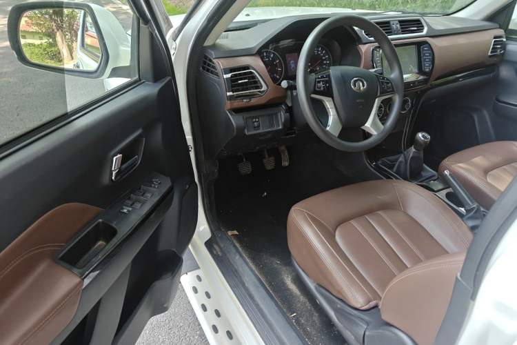 Used Great Wall Wingle 6 2017 2.4L Gasoline Two-Wheel Drive Elite Version 4G69 Driver Seat