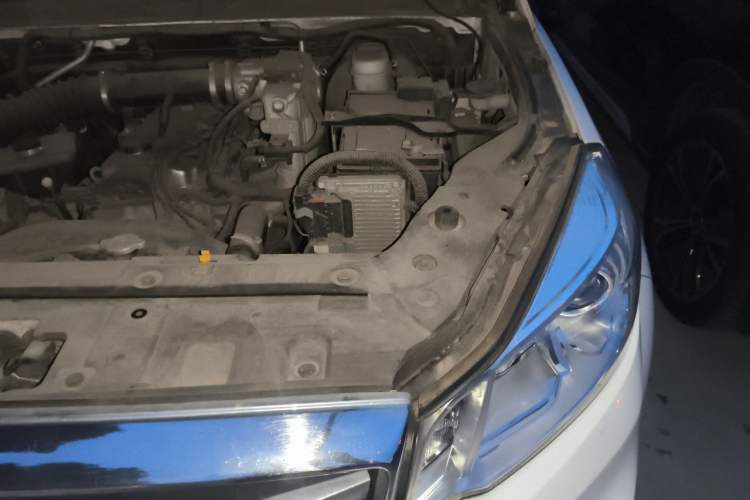 Used Great Wall Wingle 6 2017 2.4L Gasoline Two-Wheel Drive Elite Version 4G69 Engine Bay Left