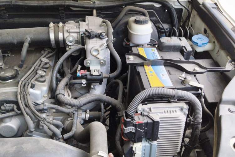 Used Great Wall Wingle 6 2017 2.4L Gasoline 4x4 Elite Version 4G69 Engine Bay Left