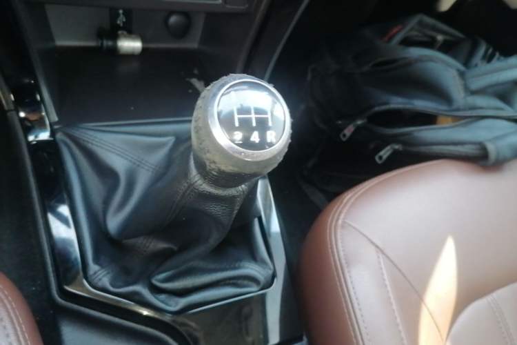Used Great Wall Wingle 6 2017 2.4L Gasoline 4x4 Elite Version 4G69 Gear Lever