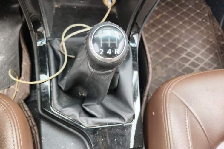 Used Great Wall Wingle 6 2017 2.4L Gasoline Two-Wheel Drive Elite Version 4G69 Gear Lever