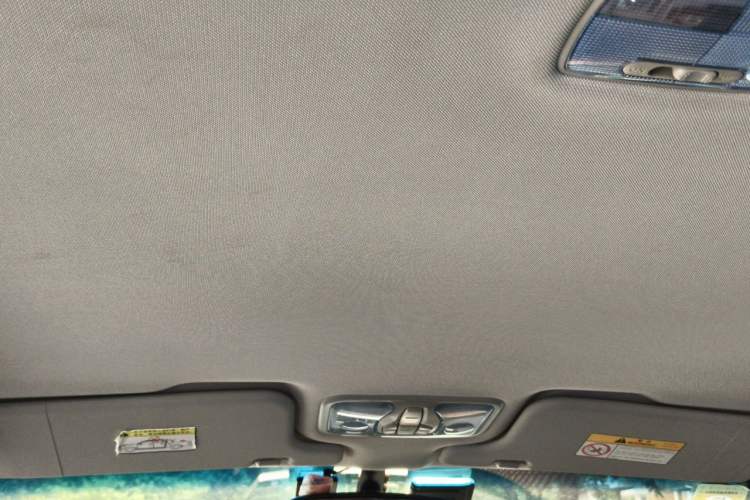 Used Great Wall Wingle 6 2017 2.4L Gasoline 4x4 Elite Version 4G69 Headliner