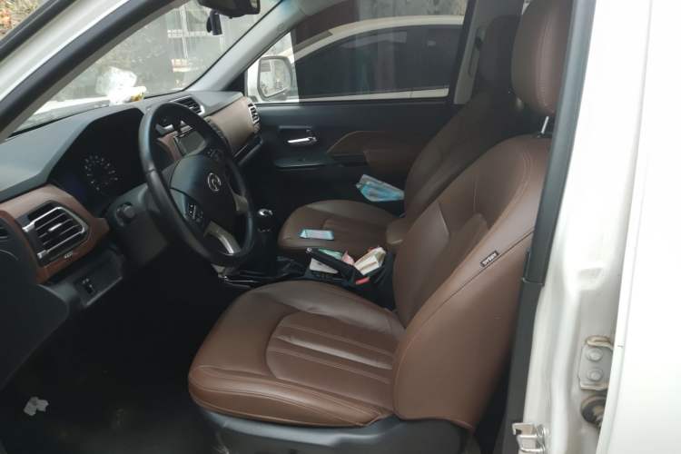Used Great Wall Wingle 6 2017 2.4L Gasoline 4x4 Navigation Model 4G69 Left Front Seat