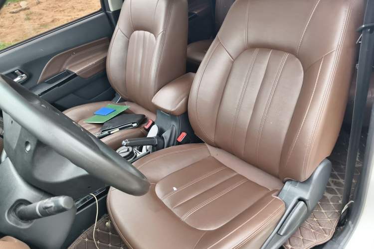 Used Great Wall Wingle 6 2017 2.4L Gasoline Two-Wheel Drive Elite Version 4G69 Left Front Seat