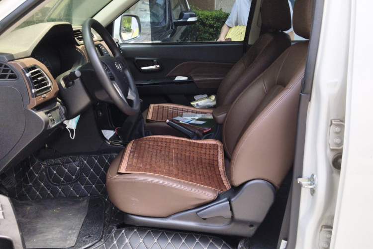 Used Great Wall Wingle 6 2017 2.4L Gasoline 4x4 Elite Version 4G69 Left Front Seat