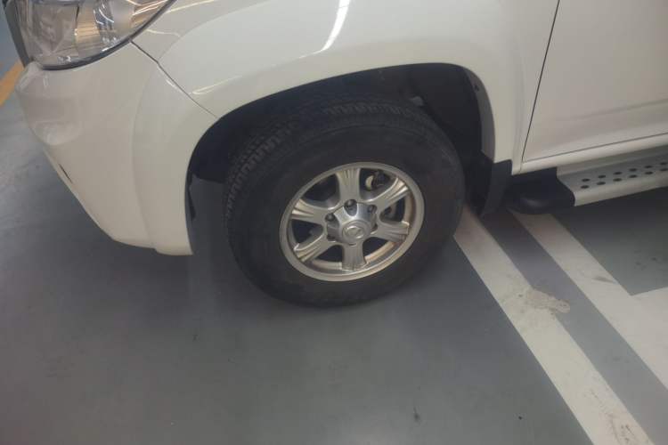 Used Great Wall Wingle 6 2017 2.4L Gasoline 4x4 Elite Version 4G69 Left Front Wheel Hub