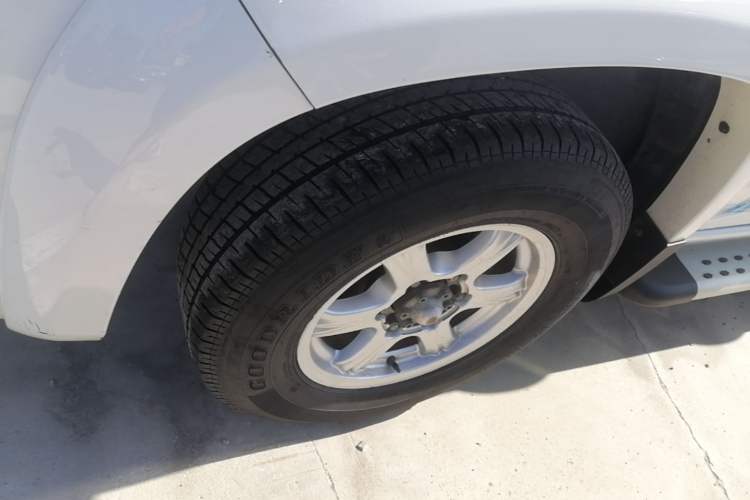 Used Great Wall Wingle 6 2017 2.4L Gasoline 4x4 Elite Version 4G69 Left Front Wheel Hub
