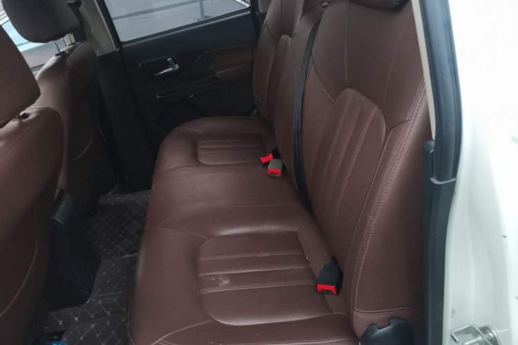Used Great Wall Wingle 6 2017 2.4L Gasoline Two-Wheel Drive Elite Version 4G69 Left Rear Seat