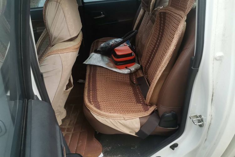 Used Great Wall Wingle 6 2017 2.4L Gasoline Two-Wheel Drive Elite Version 4G69 Left Rear Seat