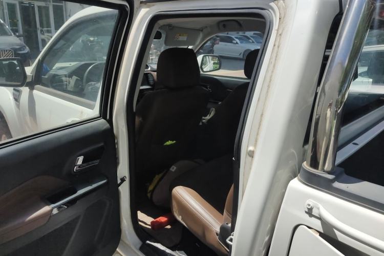 Used Great Wall Wingle 6 2017 2.4L Gasoline Two-Wheel Drive Elite Version 4G69 Left Rear Seat