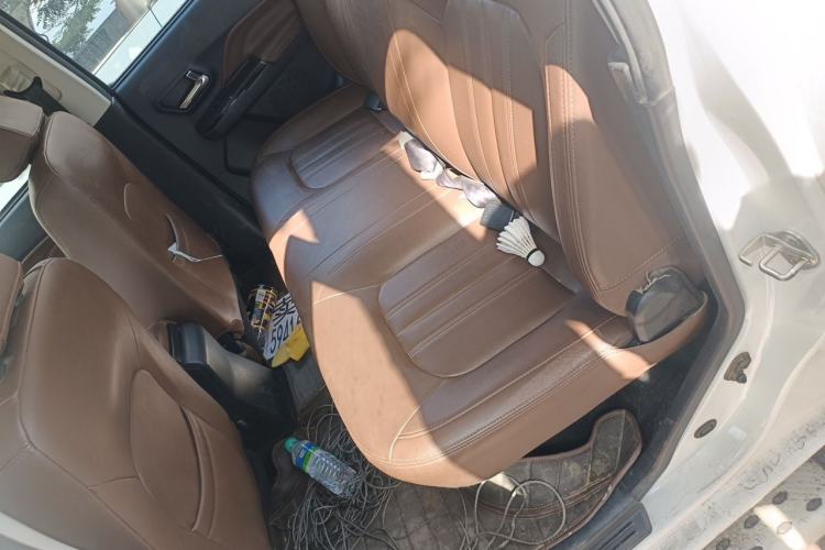 Used Great Wall Wingle 6 2017 2.4L Gasoline Two-Wheel Drive Elite Version 4G69 Left Rear Seat