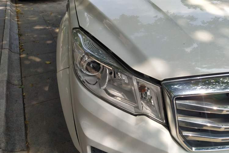 Used Great Wall Wingle 6 2017 2.0T Diesel Two-Wheel Drive Navigation Version 4D20D Right Front Headlight