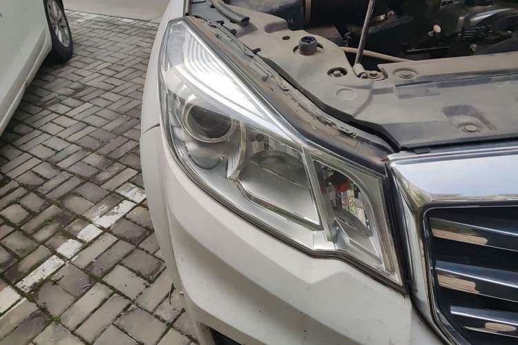 Used Great Wall Wingle 6 2017 2.4L Gasoline 4x4 Navigation Model 4G69 Right Front Headlight
