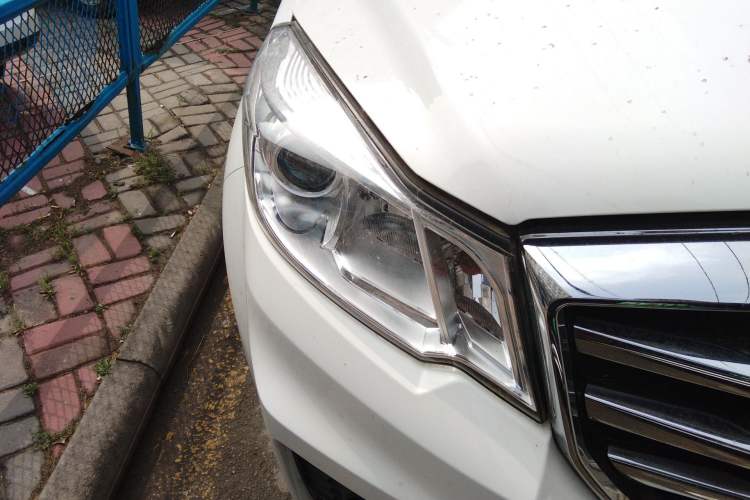 Used Great Wall Wingle 6 2017 2.4L Gasoline Two-Wheel Drive Elite Version 4G69 Right Front Headlight