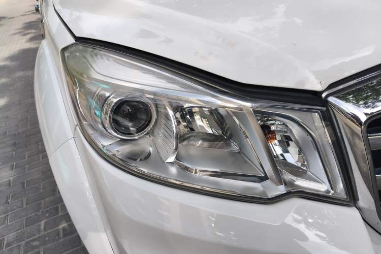 Used Great Wall Wingle 6 2017 2.4L Gasoline Two-Wheel Drive Elite Version 4G69 Right Front Headlight