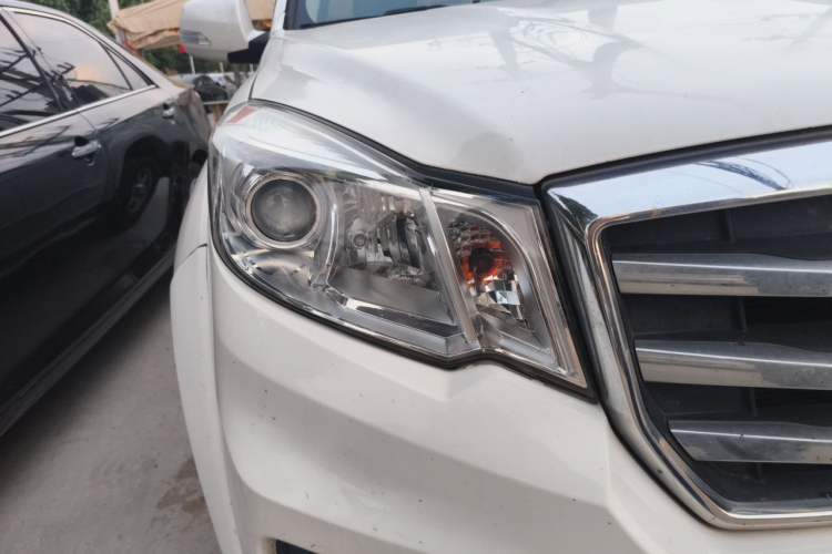 Used Great Wall Wingle 6 2017 2.4L Gasoline Two-Wheel Drive Elite Version 4G69 Right Front Headlight