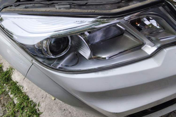 Used Great Wall Wingle 6 2017 2.4L Gasoline 4x4 Elite Version 4G69 Right Front Headlight