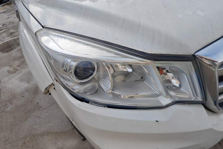 Used Great Wall Wingle 6 2017 2.4L Gasoline 4x4 Navigation Model 4G69 Right Front Headlight