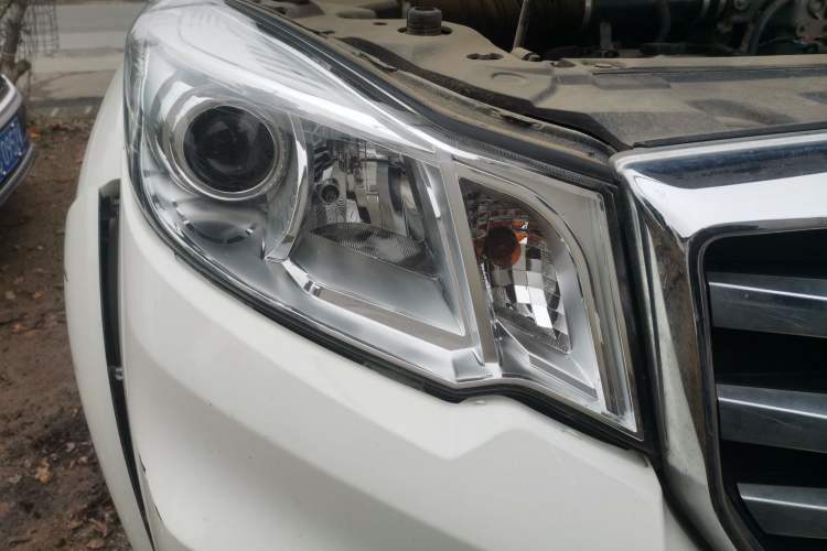 Used Great Wall Wingle 6 2017 2.4L Gasoline Two-Wheel Drive Elite Version 4G69 Right Front Headlight